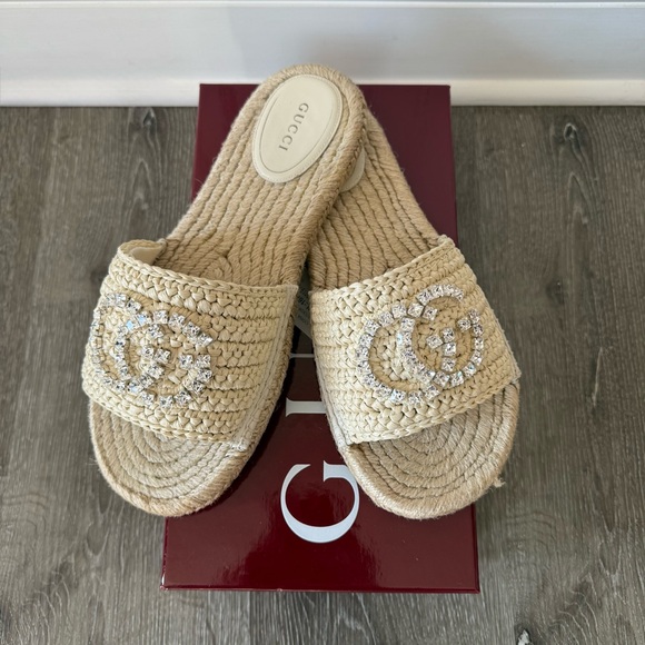 GUCCI Cora Crystal GG Logo Raffia Slides Mules
Espadrille Sandals Shoes - Picture 6 of 12